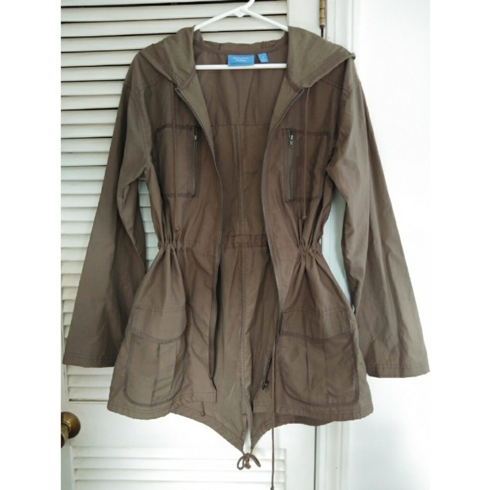 ⛔ Vera Wang Hooded Utility Jacket ⛔